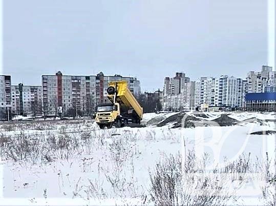 Відомий гіпермаркет Чернігова вивозив сніг на чужі землі 