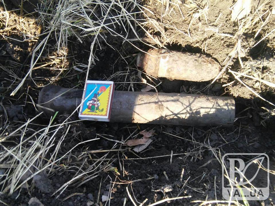 В Ніжинському районі знайшли чотири артилерійські снаряди