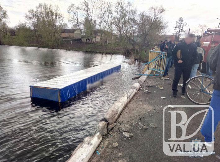 У поліції повідомили подробиці трагедії на мосту у Борзні. ВІДЕО