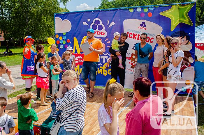 У Чернігівському центральному парку культури та відпочинку проходить Свято морозива. ФОТОрепортаж