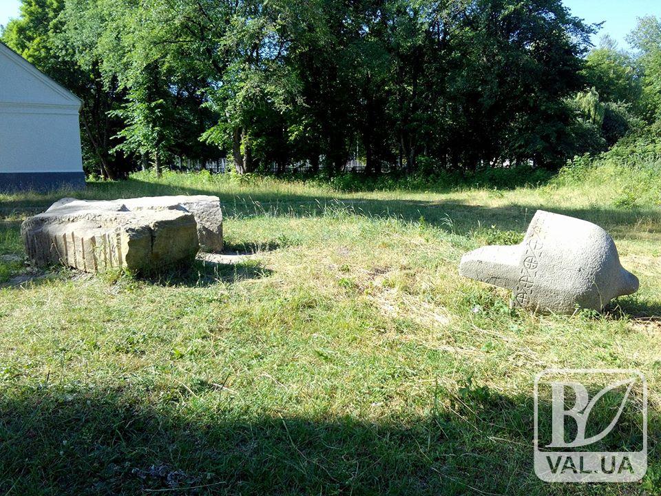 У Седневі пошкодили пам’ятник "Шолом". ФОТОфакт