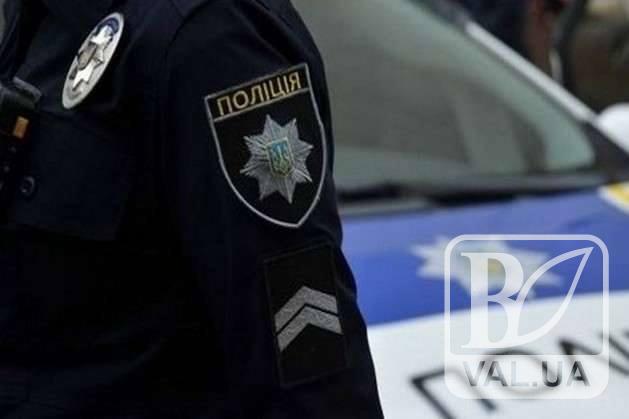На Чернігівщині двоє розбійників, погрожуючи вбивством, пограбували чоловіка