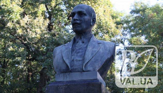 Викрадене погруддя Михайла Коцюбинського нарешті повернуть на могилу письменника  