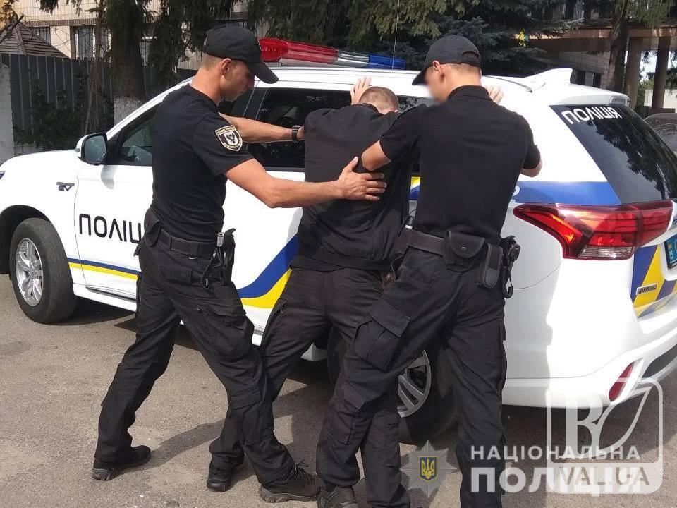 На Чернігівщині затримали банду серійних розбійників, які обкрадали пенсіонерів. ФОТО