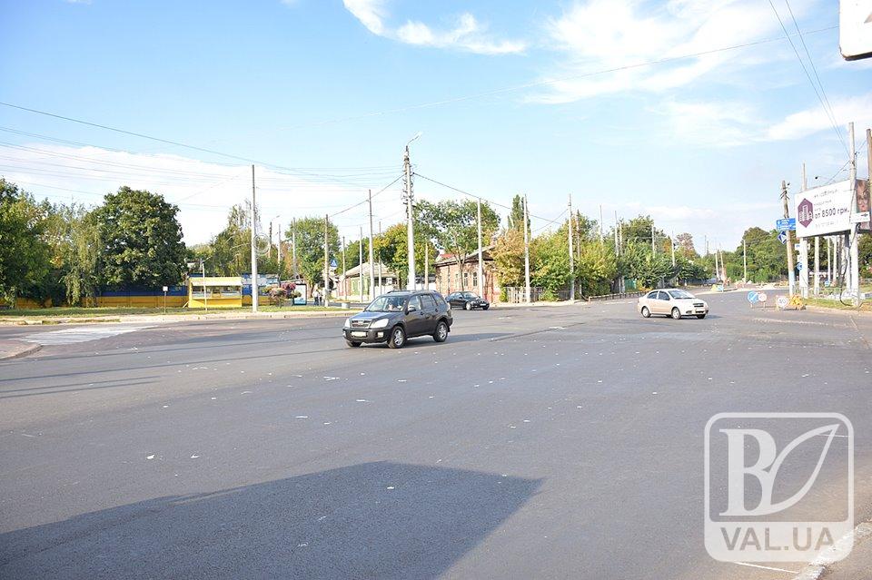 На перехресті проспекту Перемоги — Міхнюка відсьогодні круговий рух автотранспорту