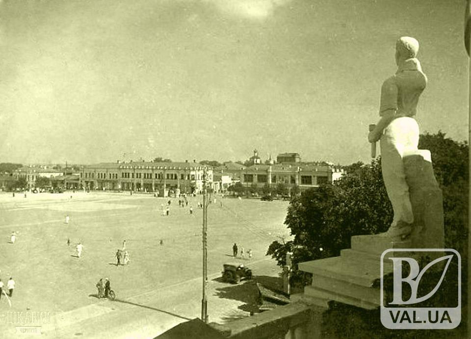 Чернігів, що не зберігся: Красна площа, початок 1940-х...