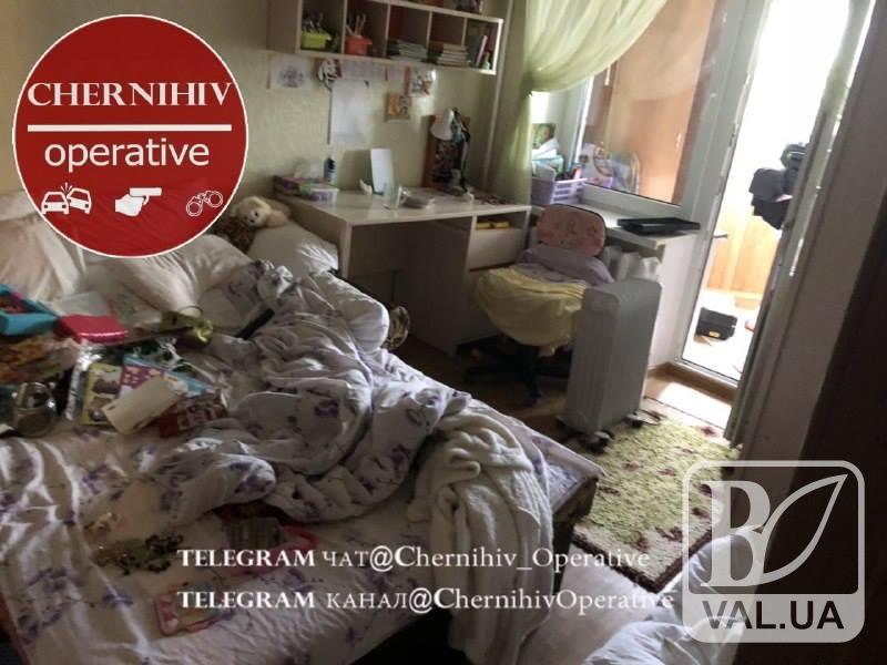 У Чернігові орудують «квартирники»: чергове житло постраждало. ФОТО