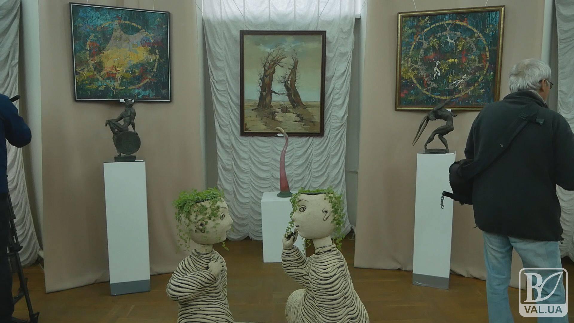 «Містика і реальність» у Колегіумі на Валу: виставка творчого дуету з Києва. ВІДЕО