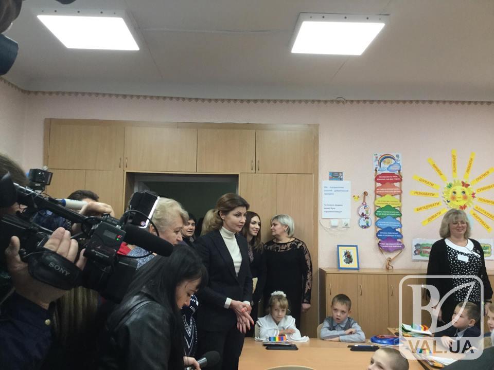Марина Порошенко приїхала в 27-у школу. ФОТО