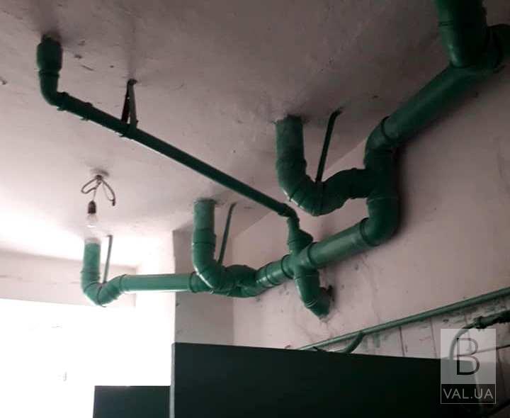На вонючие школьные туалеты Чернигова пожалуются Уполномоченному по правам человека