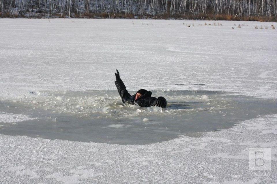 На Десне возле Новоселовки человек провалился под лед: поиски результата не дали