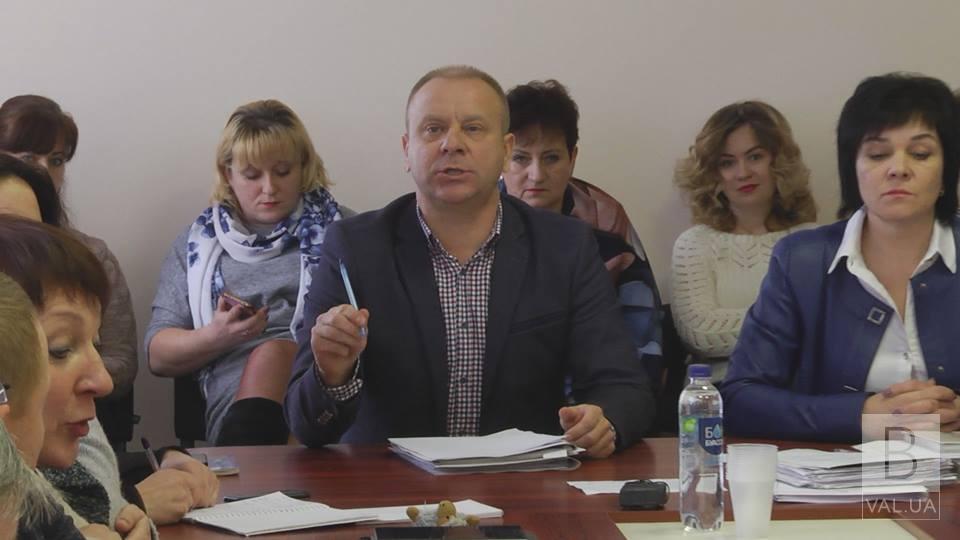 Застой в Любечской громаде: три сессии подряд поселковый голова не дает работать депутатам ВИДЕО