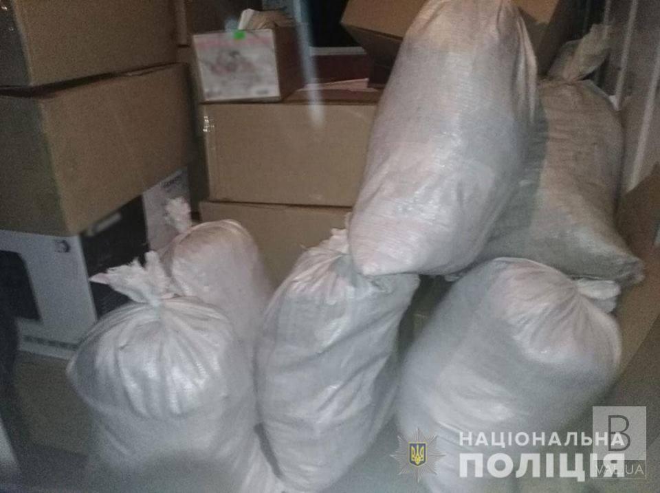 На Черниговщине у местного жителя изъяли 100 килограммов конопли. ФОТО
