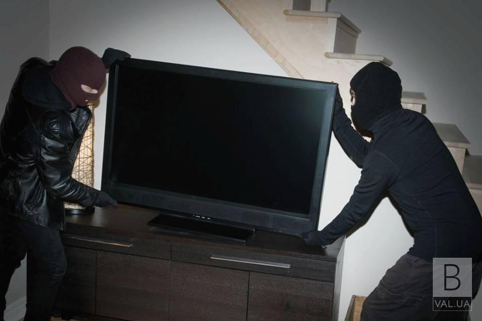 На Черниговщине грабители избили хозяина и отобрали у него телевизор