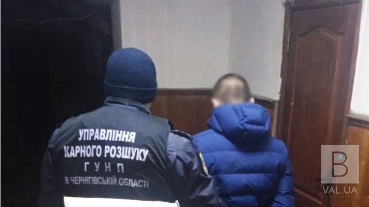 На Чернігівщині затримали чоловіка, якого підозрюють у зґвалтуванні неповнолітньої дівчинки