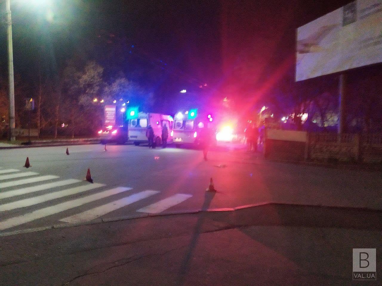 У центрі Чернігові збили двох пішоходів на «зебрі». ФОТО
