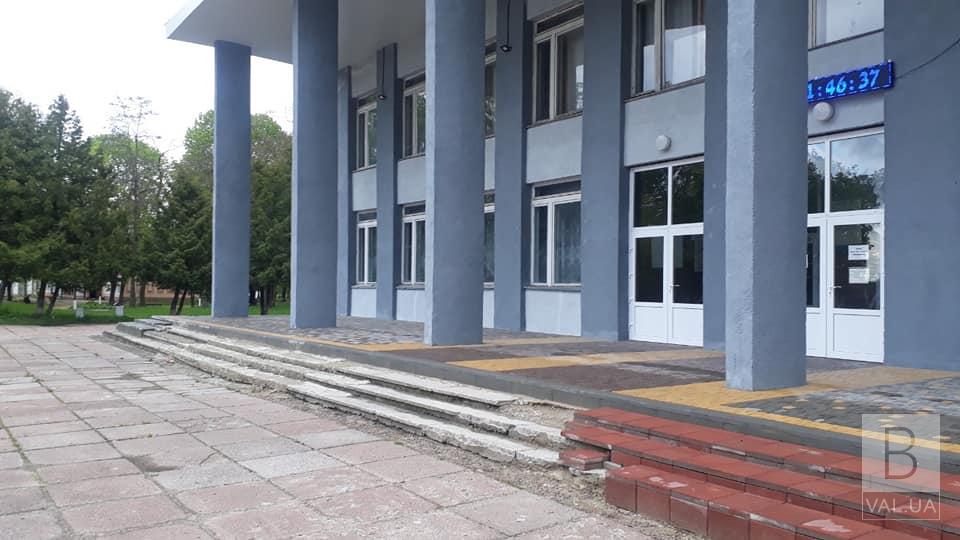 Відремонтували на 14 тисяч, заплатили – 144: чиновницю РДА на Чернігівщині підозрюють у підробленні документів