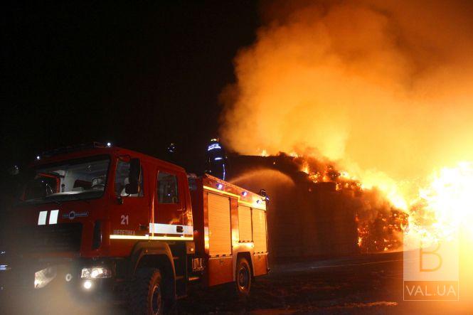 У Бахмачі підпалили солому. Згоріло 40 тонн