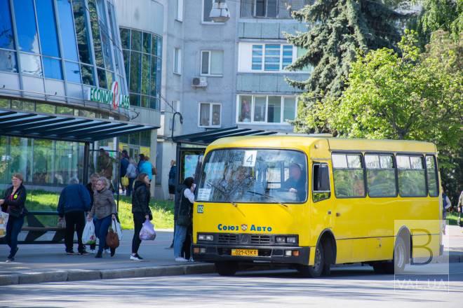У Чернігові на маршрути вийшли 53 автобуси