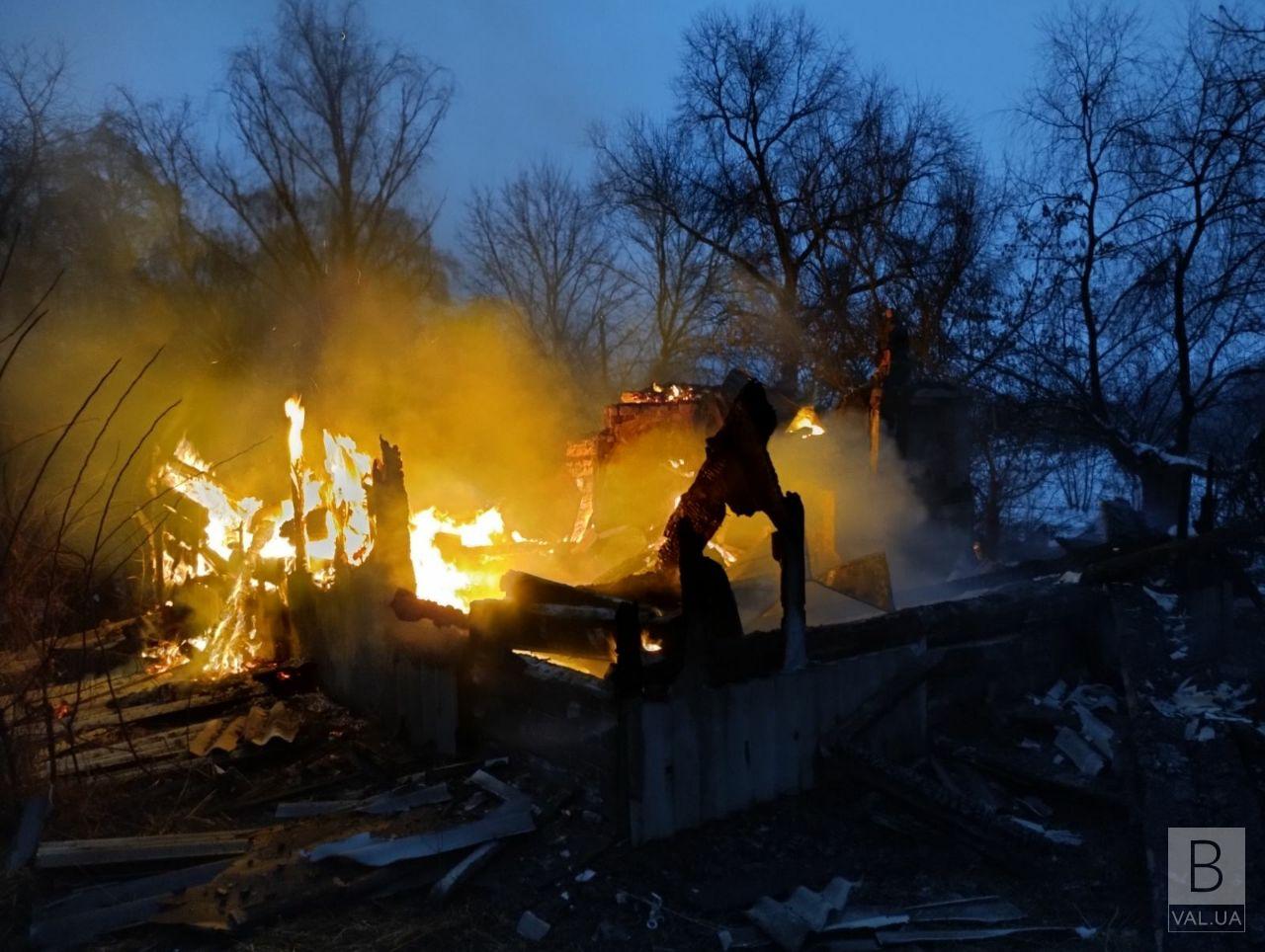 На Чернігівщині згорів житловий будинок: 63-річний господар отримав опіки