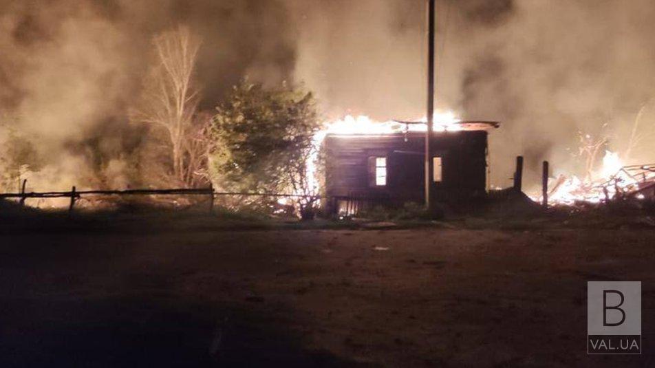 Авіаудар по селу Архипівка: дві людини поранені, три будинки згоріли