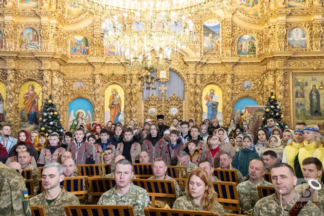 У День Соборності зведений хор зі 105 вокалістів виконав Молитву за Україну і встановив рекорд Чернігова