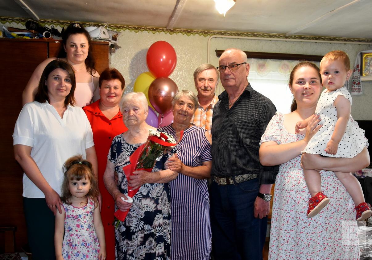 Має 10 внуків та 11 правнуків: жителька Чернігівщини святкує свій 100-й день народження