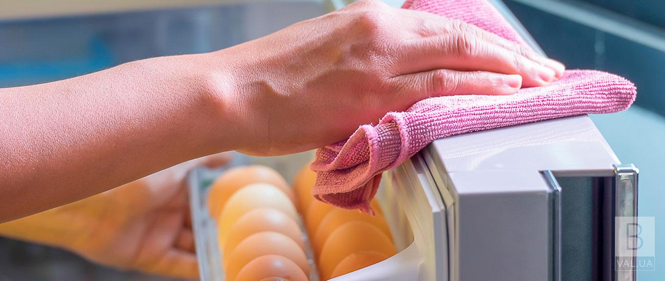 Как правильно мыть холодильник с разными покрытиями?