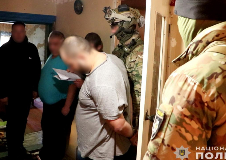 Щоденний прибуток складав понад 150 тисяч грн: на Чернігівщині викрили підпільну нарколабораторію. ФОТО