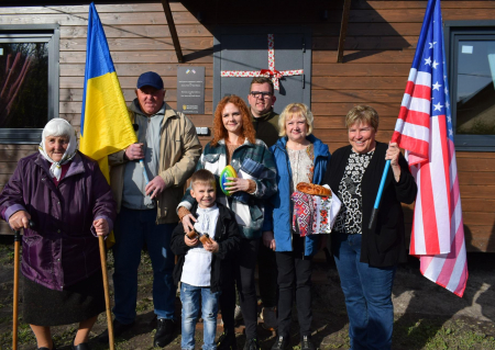 Родині з Новоселівки американці подарували модульний будинок
