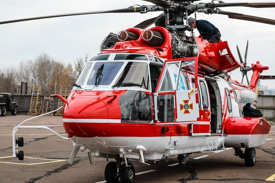 Ніжинські рятувальники отримали п'ятий гелікоптер Super Puma ВІДЕО