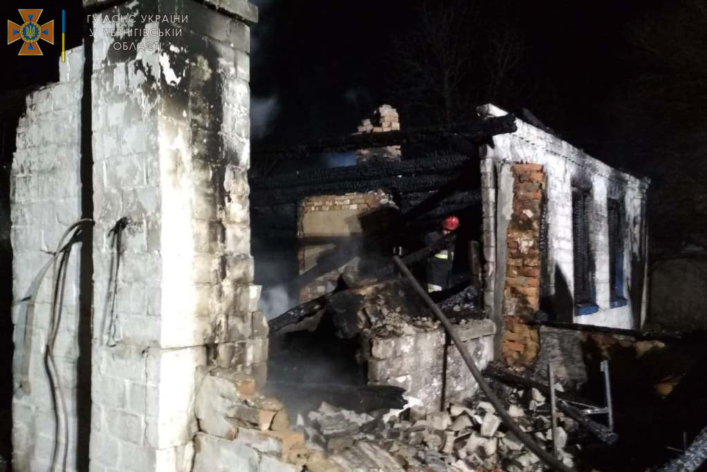 Смертельна пожежа в перший день нового року: на Чернігівщині загинули чоловік і жінка. ФОТО