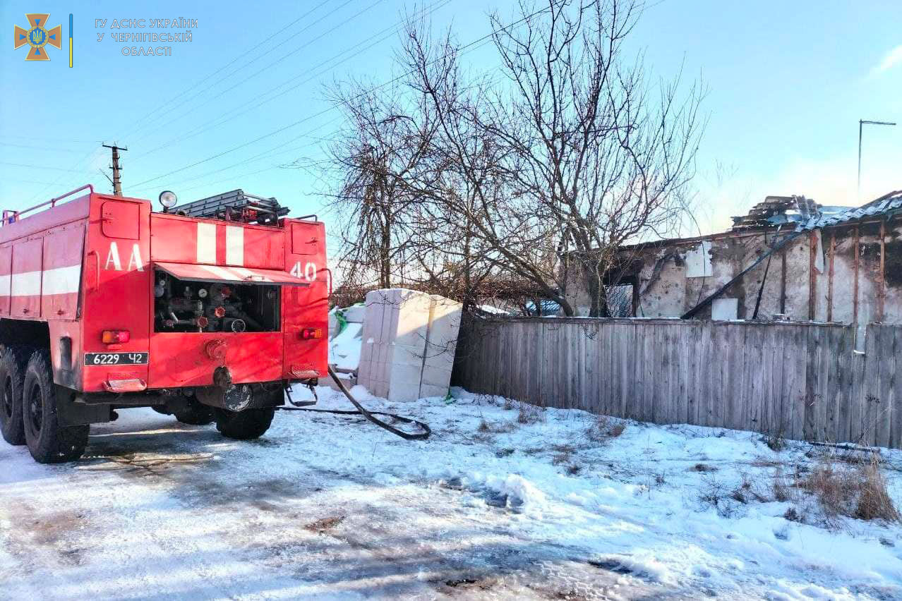 Смертельна пожежа на Чернігівщині: господар загинув, будинок згорів вщент. ФОТО