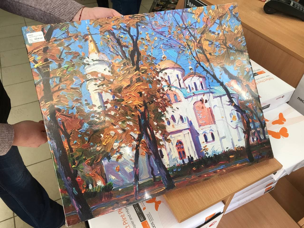 У «Будинку книги» можна купити картини-розмальовки по номерах з краєвидами Чернігова. ФОТО