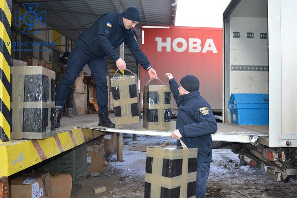 На Чернігівщині рятувальники отримали 30 сучасних металошукачів від благодійників. ФОТО