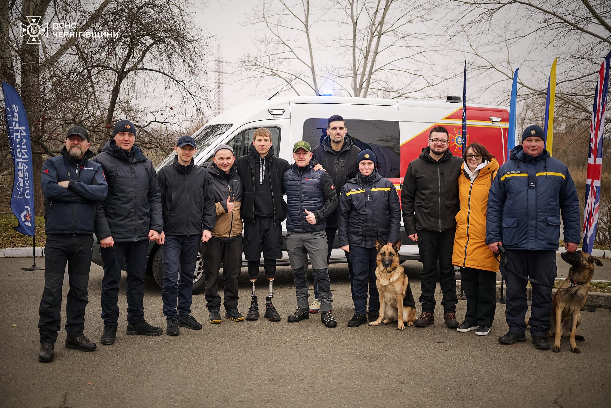 Для кінологічної служби Чернігівщини передали спеціалізовану автівку. ФОТО