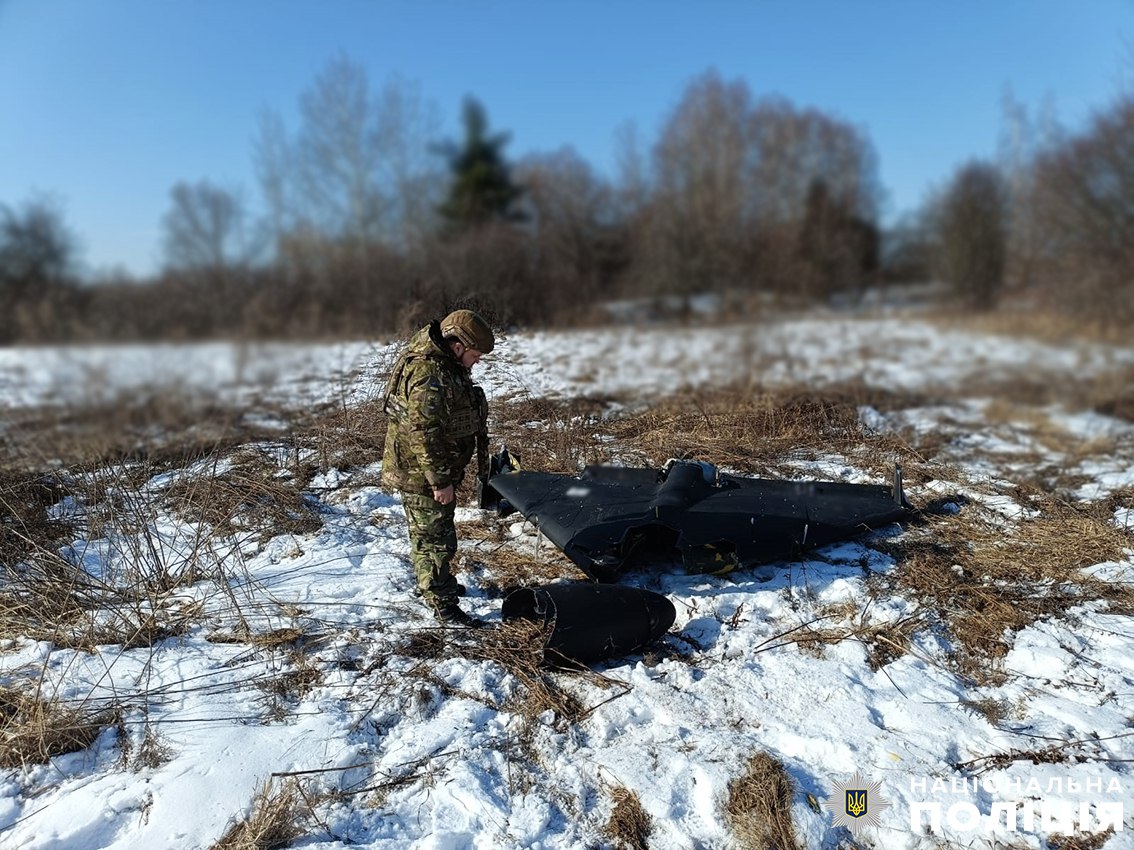 На Чернігівщині вибухотехніки знешкодили бойову частину збитого російського безпілотника, яка не здетонувала