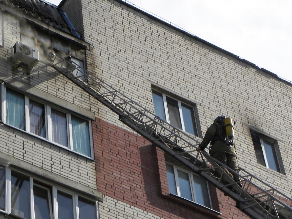 У Чернігові на дев’ятому поверсі палала квартира 