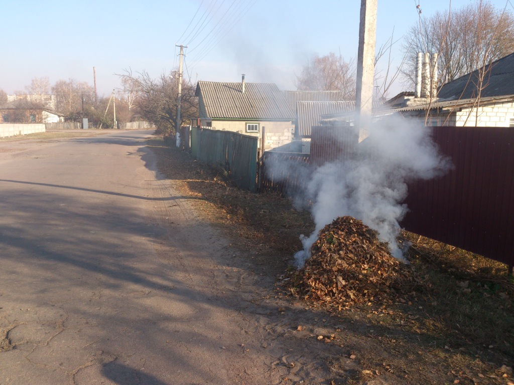 Палаюче сміття знищує будинки