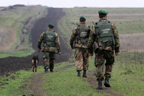 Чернігівський кордон захистили парканом та вежами