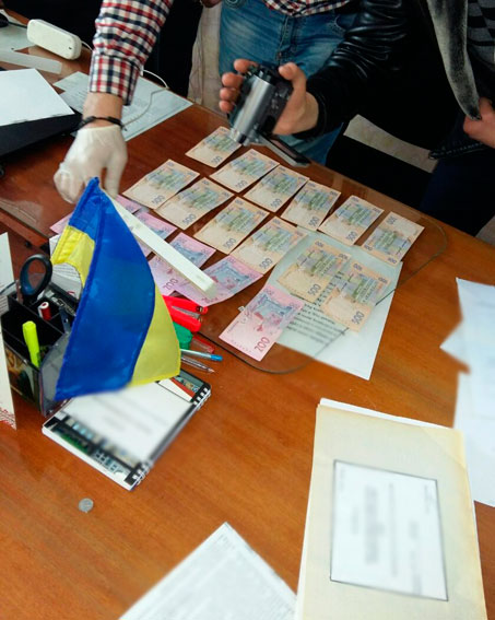 Голову сільради "застукали на гарячому"