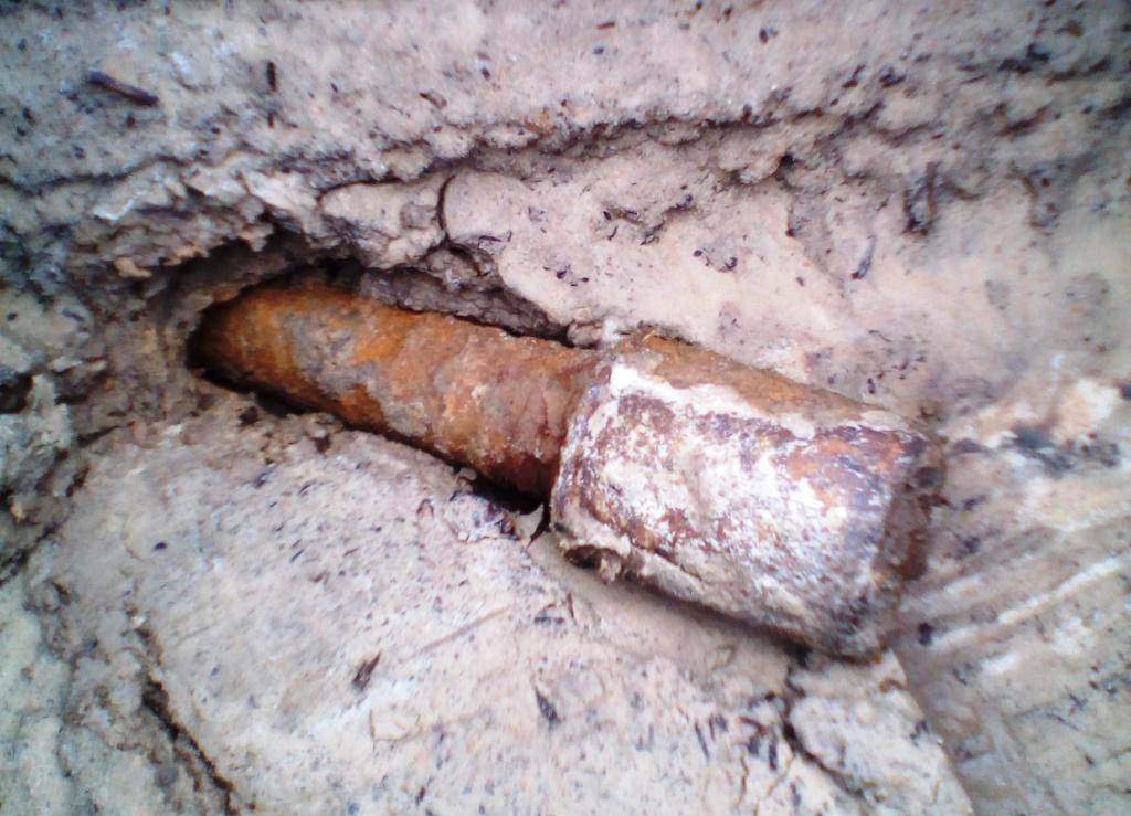 У Чернігові посеред вулиці знайшли гранату часів другої світової