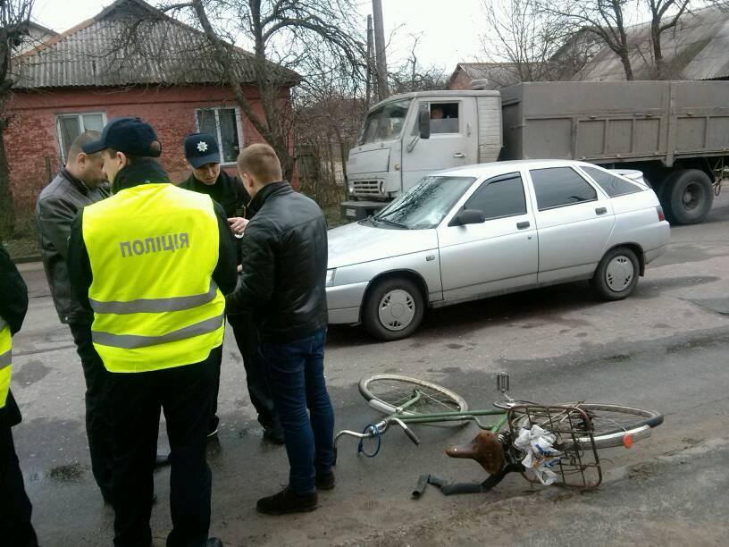 ДТП у Чернігові: велосипедист потрапив під колеса автівки