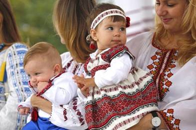 Сьогодні Чернігів «вдягнув» вишиванку