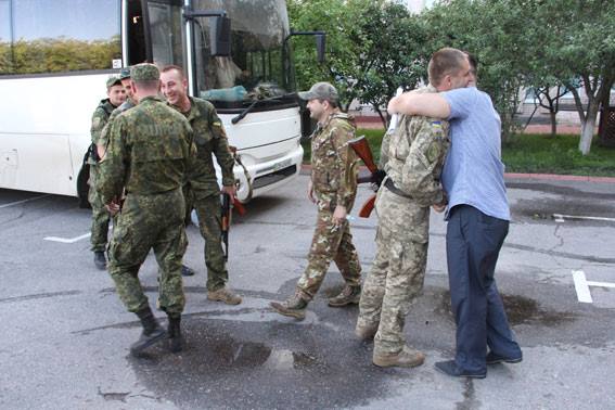 Чернігівські захисники Маріуполя повернулися додому