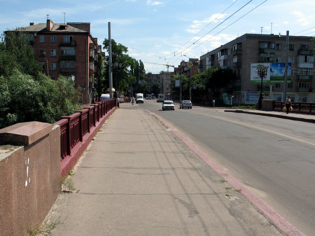 У Чернігові водій збив чоловіка та втік з місця ДТП