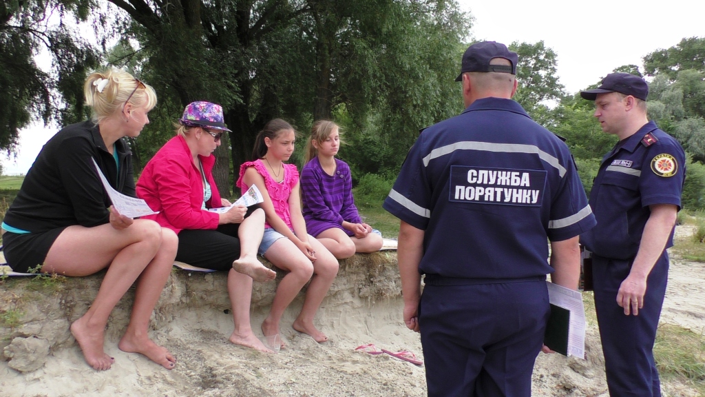 Рятувальники вчили сіверян як правильно відпочивати біля води