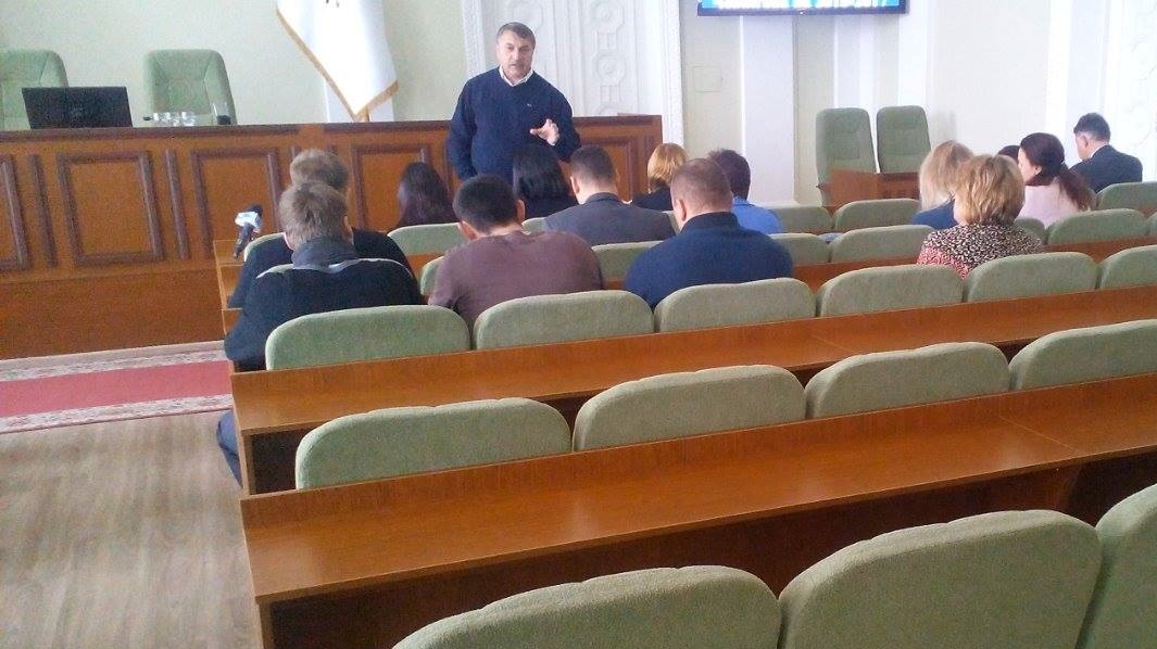 Стихійні ринки Чернігова "кишать" незаконною рибою