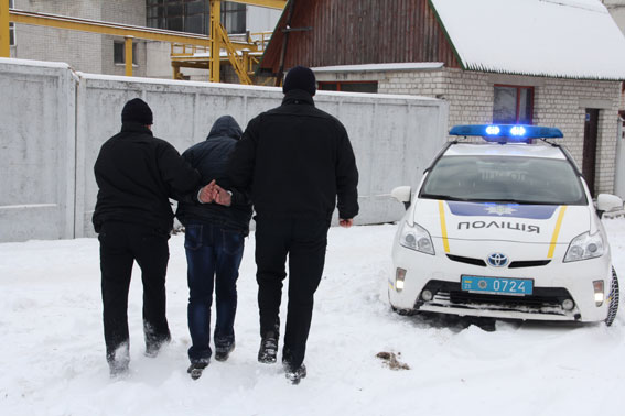 У Чернігові двоє підлітків допомогли патрульним спіймати серійного розбійника. ФОТО