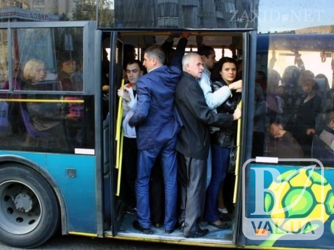 Чернігівці хочуть пересадити чиновників на громадський транспорт